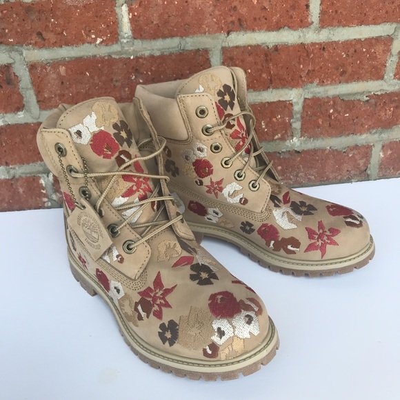 Timberland women 6inch embroidered nat water proof - Picture 6 of 7